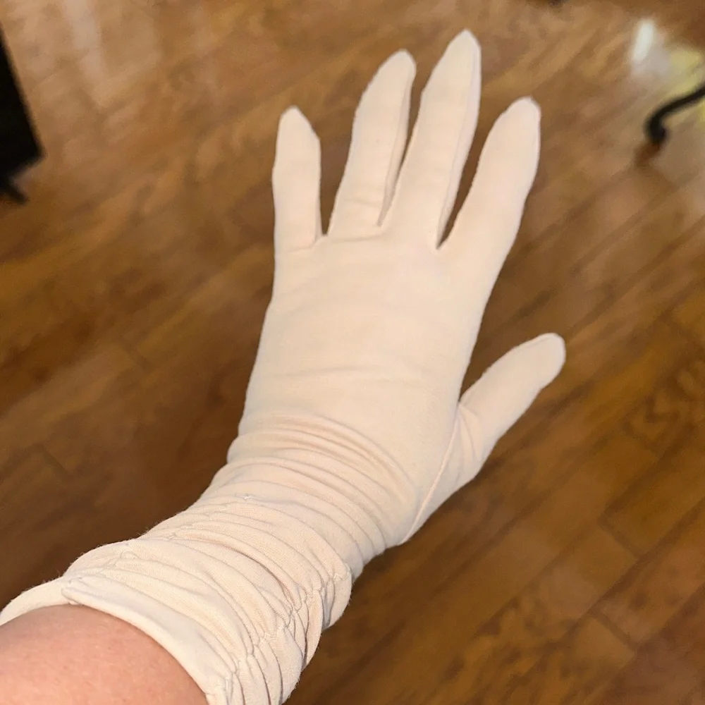 Vintage 60s New York Glove Co Nylon Tan Gloves‎ with elastic ruched sides
